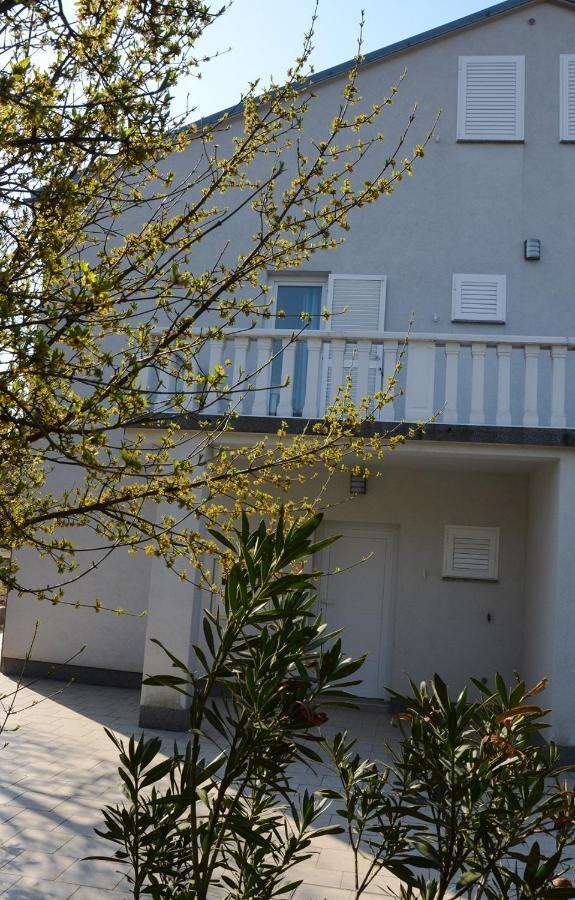 Apartman Zrina Ostro Kraljevica Exteriör bild